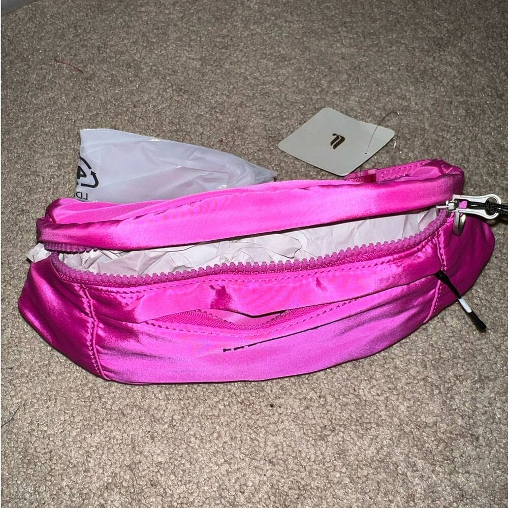 New Fabletics Modular Fanny Pack Pink Escape - Picture 5 of 5